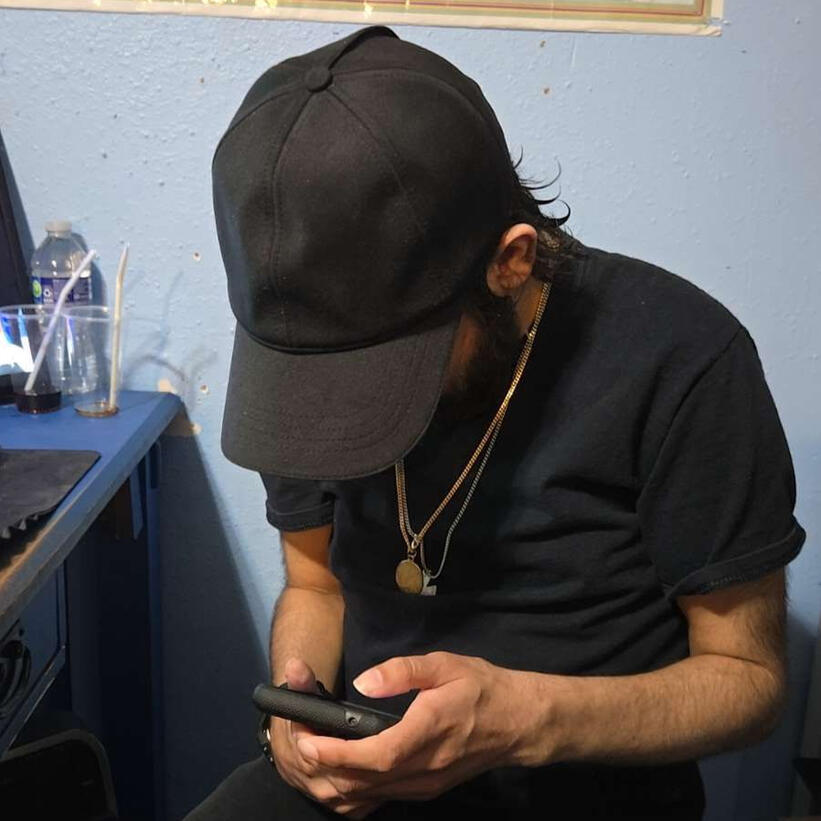 Zachary Flores @zachfloresus